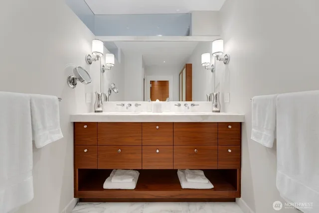 $1,299,000 | 1300 University Street, Unit 11A, Seattle, WA 98101