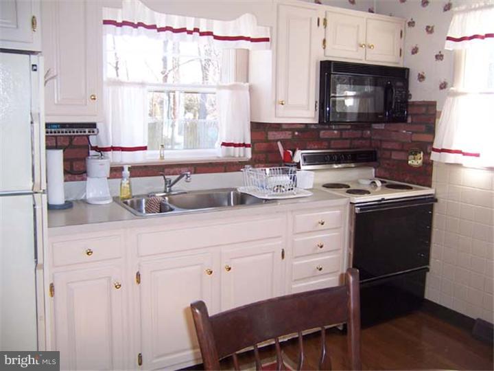 2065 Bustard Road Lansdale, PA 19446 - Photo 4 of 16 Gallery Image 4