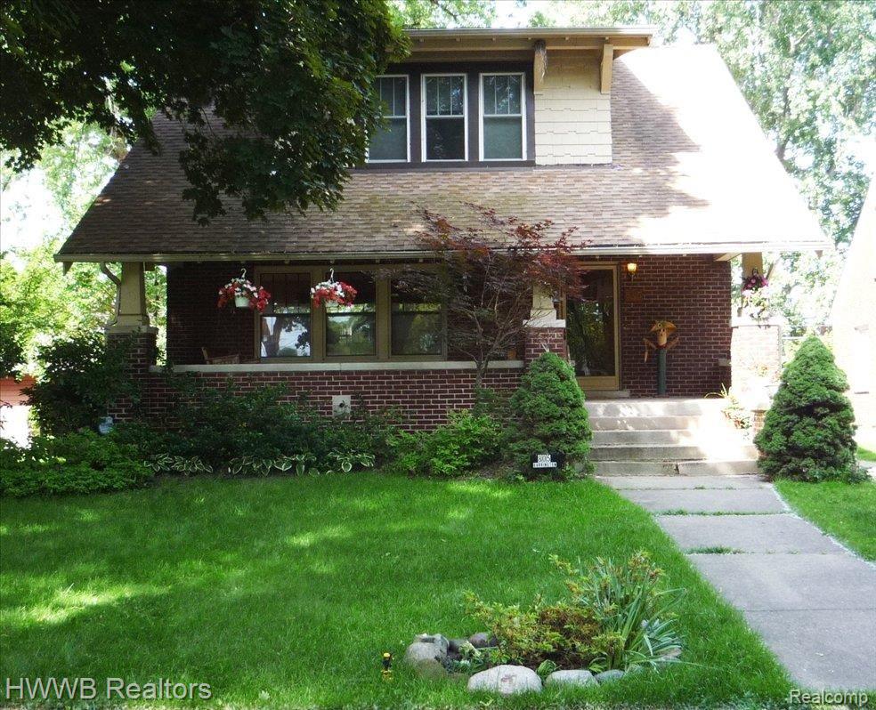 805 Barrington