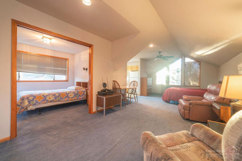 63367 O. B. Riley Road Bend, OR 97703 - Photo 18 of 24 Apartment spacious living area