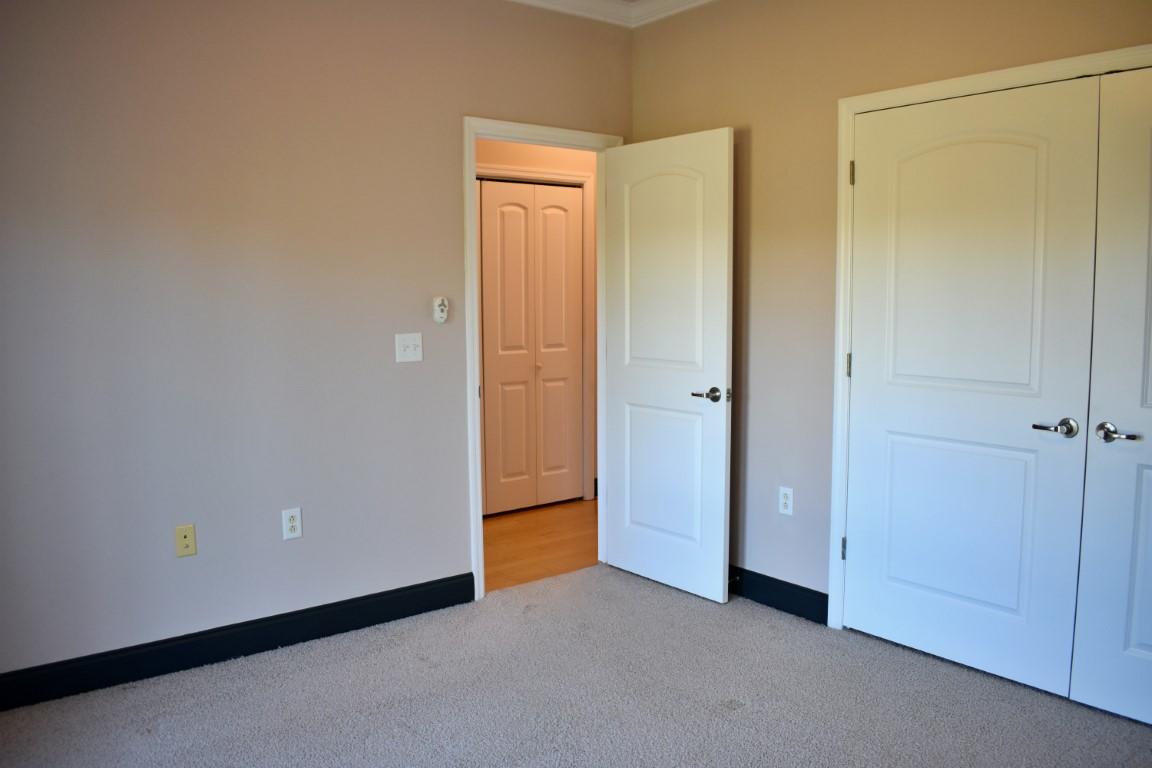 1235 New Lake Road, Unit #8 Spring City, TN 37381 - Photo 15 of 39 Downstairs bedroom 6 (Medium)