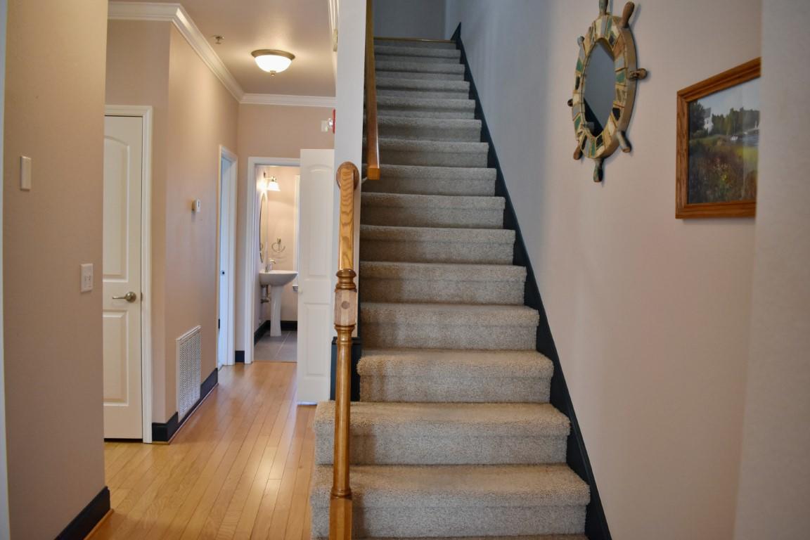 1235 New Lake Road, Unit #8 Spring City, TN 37381 - Photo 22 of 39 Downstairs Hall (Medium)