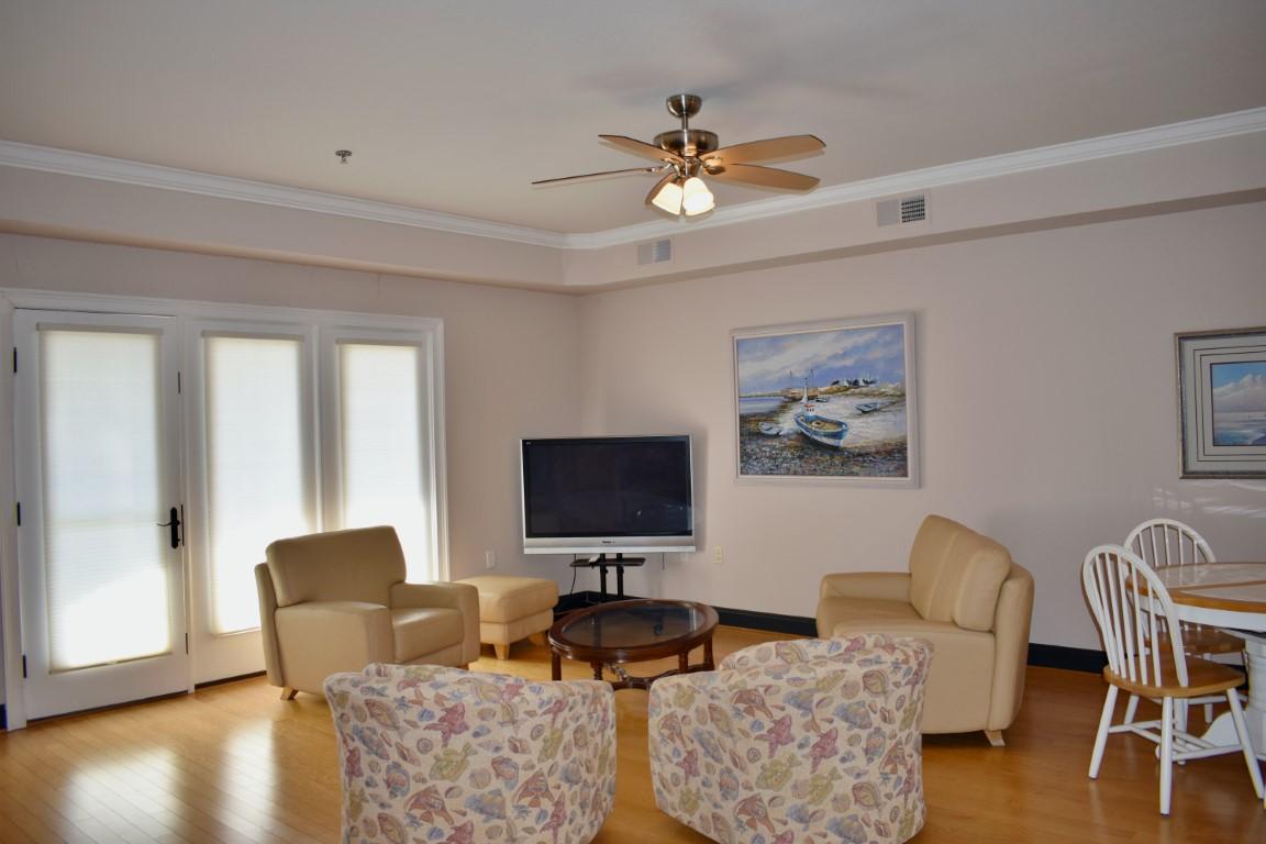 1235 New Lake Road, Unit #8 Spring City, TN 37381 - Photo 5 of 39 Living Room 3 (Medium)