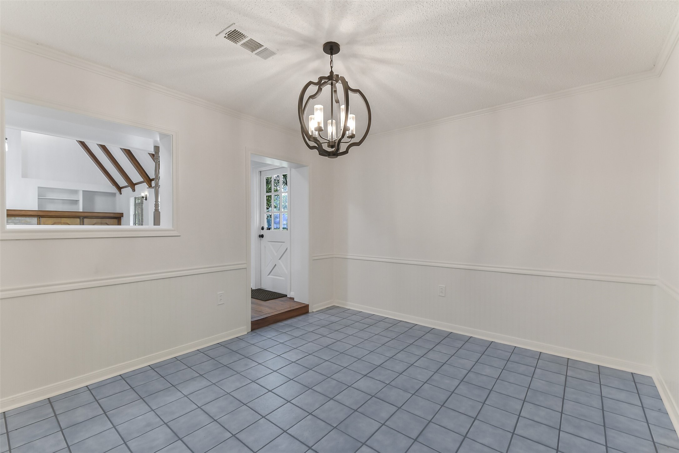 13103 Coral Ridge Court Houston, TX 77069 - Photo 14 of 43 a view of an empty room with a window