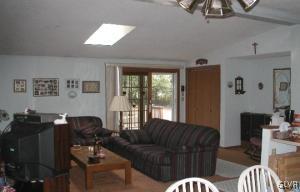191 Cold Spring Drive Jim Thorpe, PA 18229 - Photo 3 of 3 Living Room