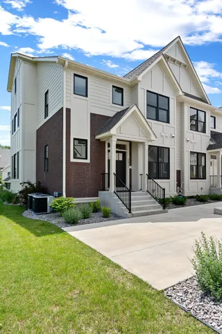 $1,700,000 | 2357 Simply Living Lane, Hudson, WI 54016