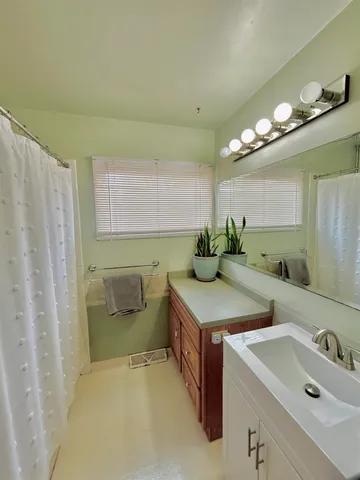 $170,000 | 4010 Highcrest Road, Rockford, IL 61107