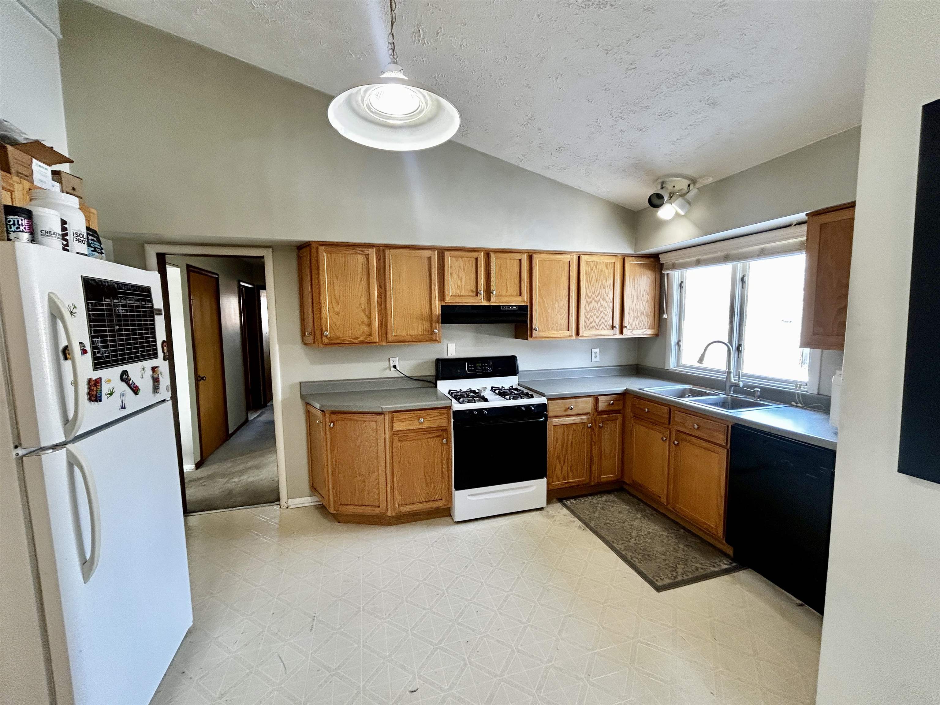 4010 Highcrest Road Rockford, IL 61107 - Photo 2 of 24