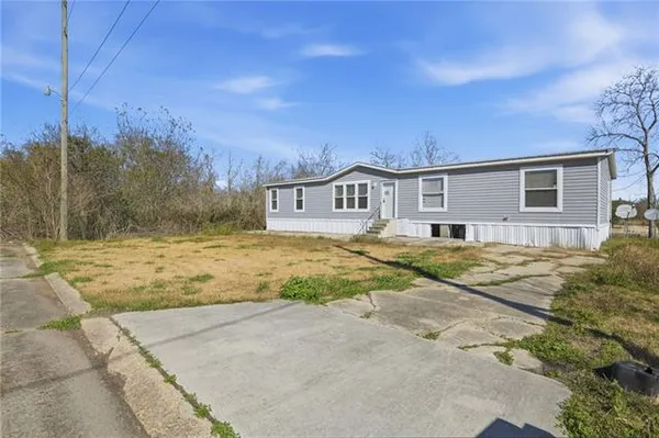 $69,900 | 135 Ave B, Buras, LA 70041