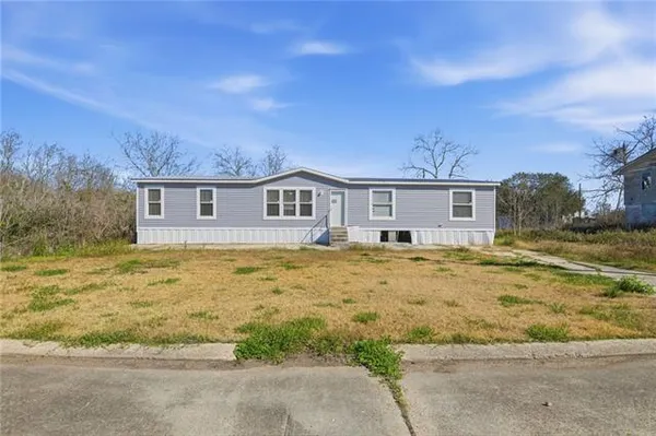 $69,900 | 135 Ave B, Buras, LA 70041
