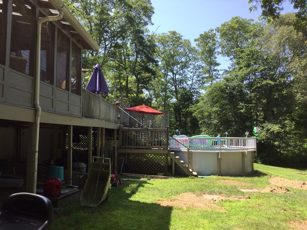 28 Deerfield Road Mashpee, MA 02649 - Photo 2 of 19 a view of a backyard
