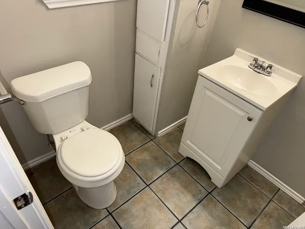 $1,450 | 206 Balboa Drive, Universal City, TX 78148