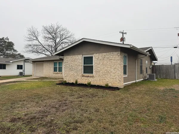 $1,450 | 206 Balboa Drive, Universal City, TX 78148