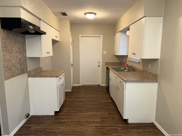 $1,450 | 206 Balboa Drive, Universal City, TX 78148