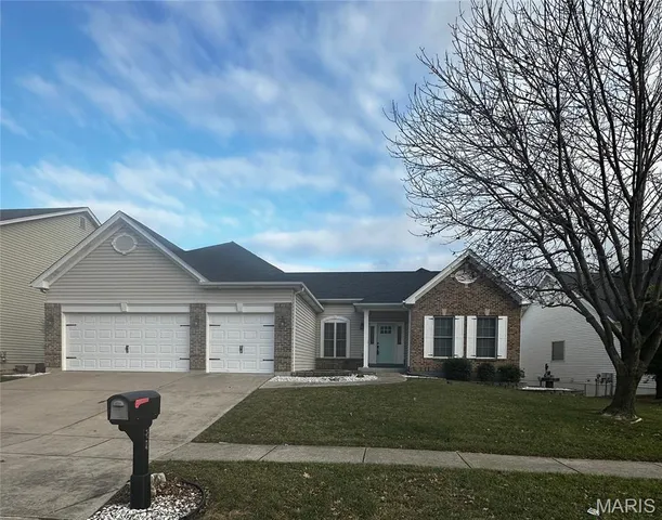 $475,000 | 82 Boschert Creek Drive, St. Peters, MO 63376