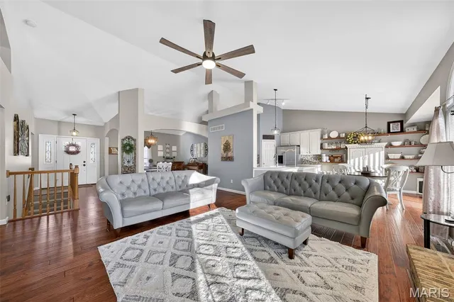 $475,000 | 82 Boschert Creek Drive, St. Peters, MO 63376