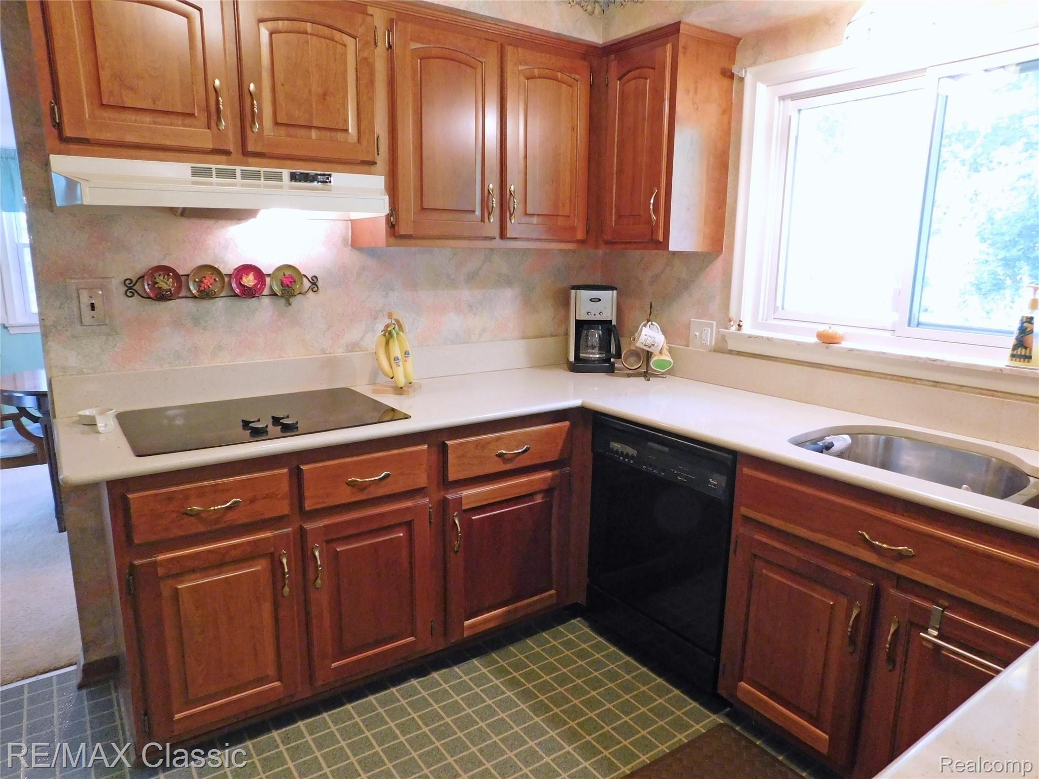 30179 Richmond Road Farmington, MI 48334 - Photo 17 of 37 richkit3.jpg