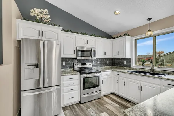 $379,900 | 1017 4th Street North, Sartell, MN 56377