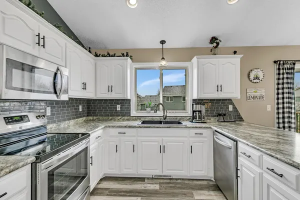 $379,900 | 1017 4th Street North, Sartell, MN 56377