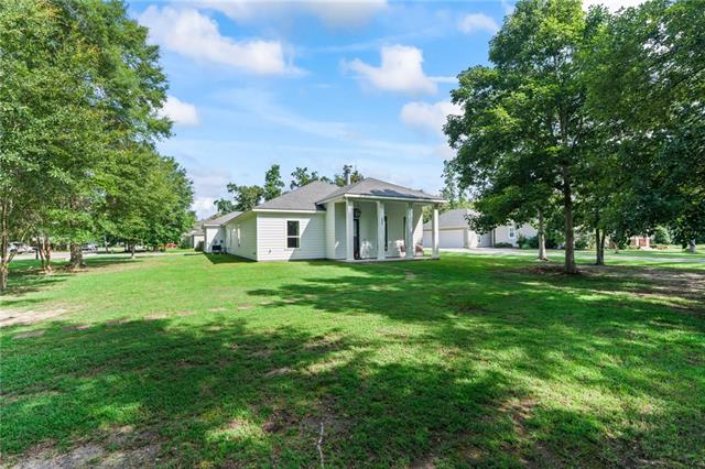 600 Colbert Street Mandeville, LA 70448 - Photo 3 of 43