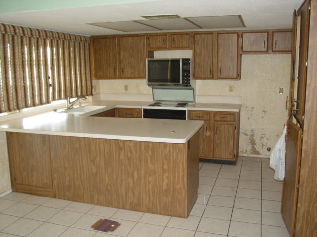 7225 West Merrell Street Phoenix, AZ 85033 - Photo 2 of 5 kitchen