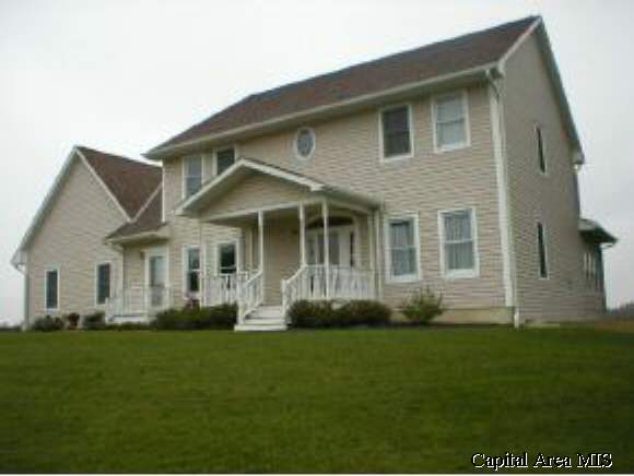 901 Newman Road Winchester, IL 62694 - Photo 1 of 9