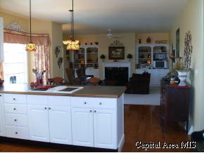 901 Newman Road Winchester, IL 62694 - Photo 4 of 9