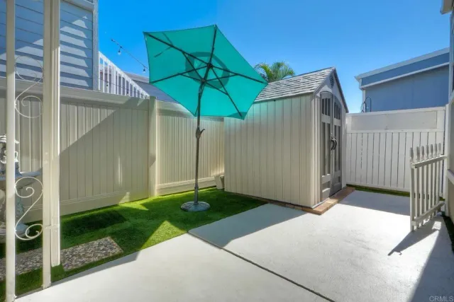 a view of an outdoor space