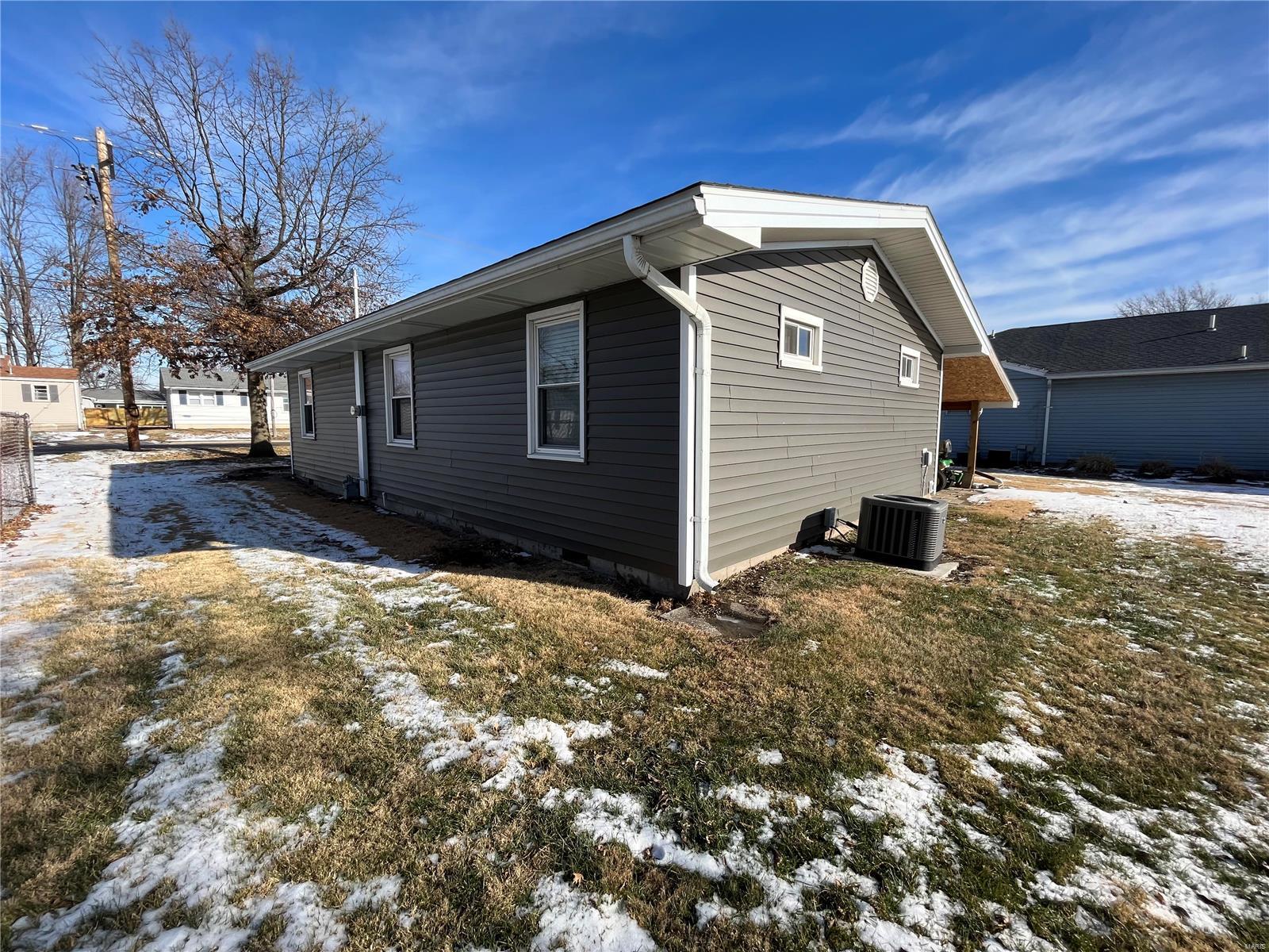 214 West County Road Jerseyville, IL 62052 - Photo 39 of 45 Gallery Image 39