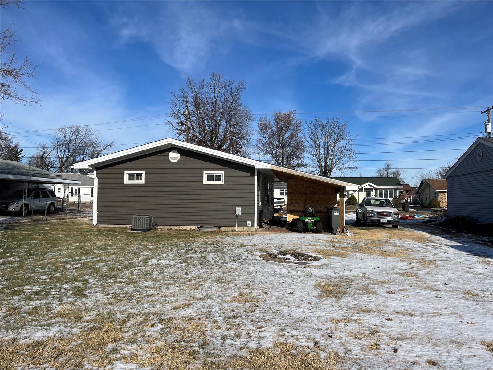 214 West County Road Jerseyville, IL 62052 - Photo 40 of 45 Gallery Image 40