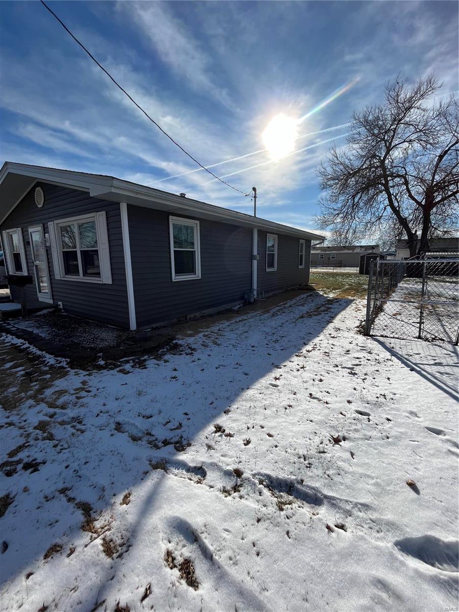 214 West County Road Jerseyville, IL 62052 - Photo 41 of 45 Gallery Image 41