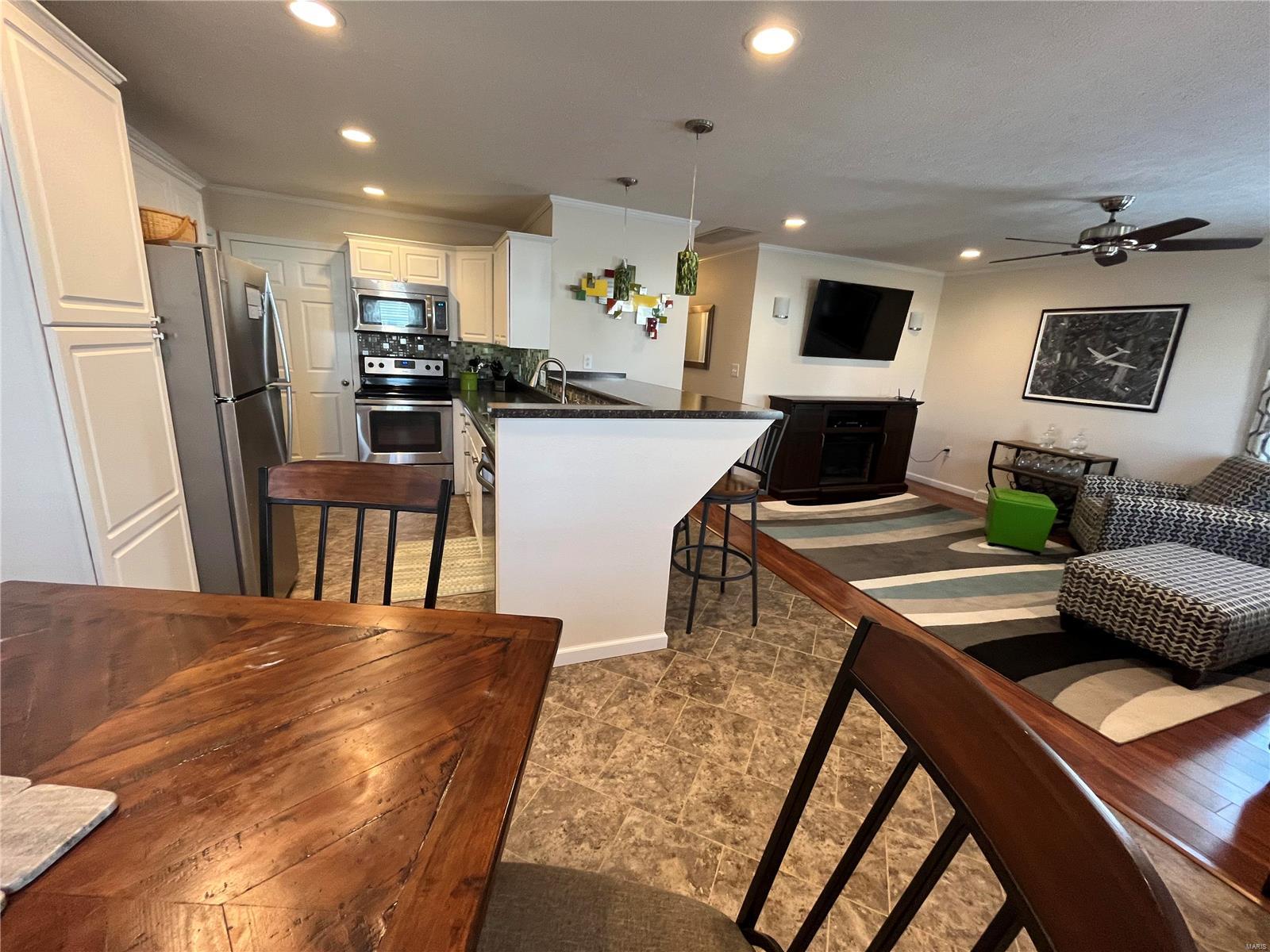 214 West County Road Jerseyville, IL 62052 - Photo 8 of 45 Gallery Image 8
