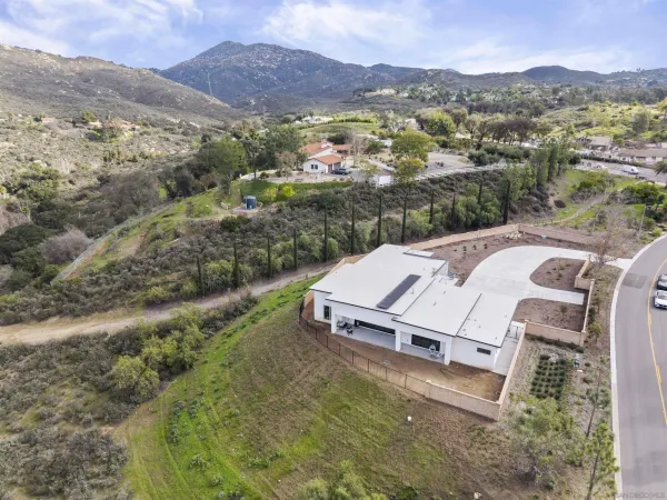 $3,340,000 | 16925 Old Coach Road, Poway, CA 92064