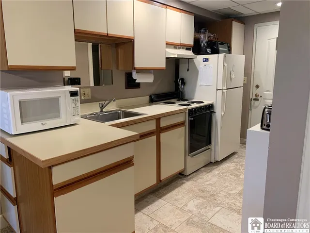 $202,000 | 1 Pratt Avenue, Unit 203, Chautauqua, NY 14722