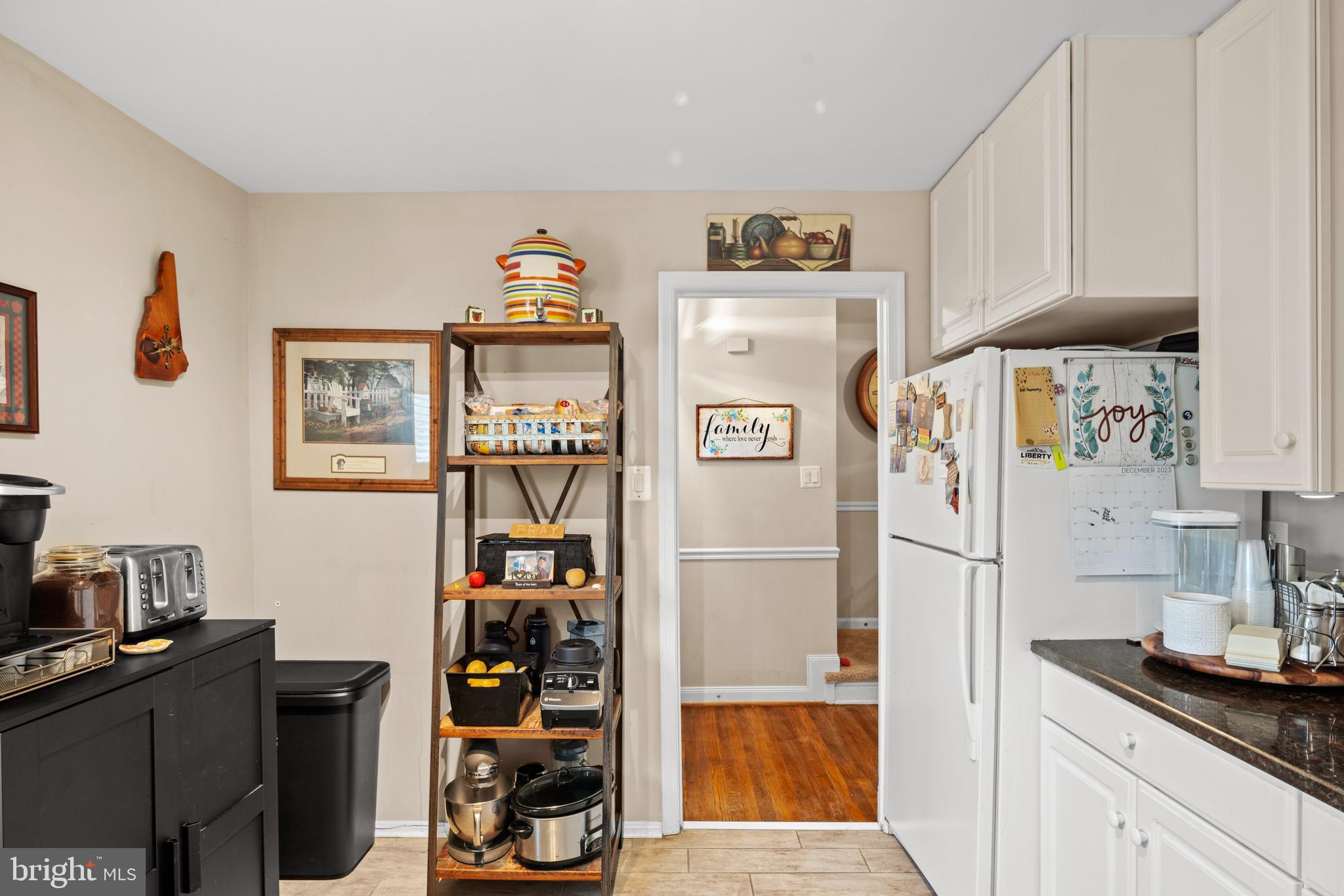 8064 Powderbrook Lane Springfield, VA 22153 - Photo 6 of 22 Gallery Image 6