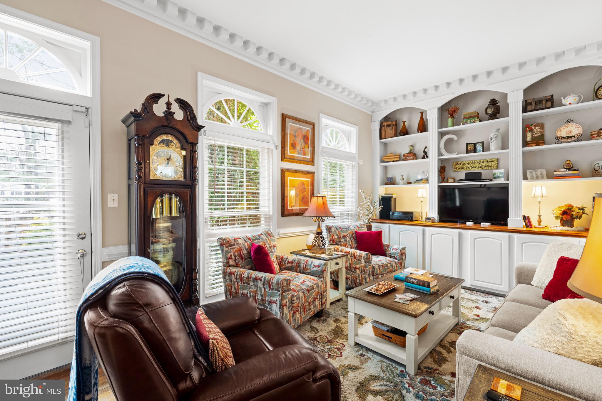 8064 Powderbrook Lane Springfield, VA 22153 - Photo 8 of 22 Gallery Image 8