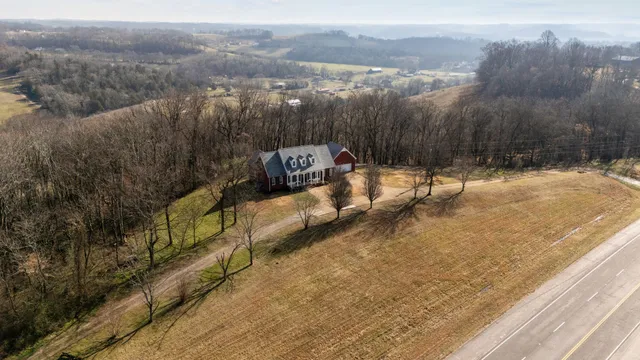 $1,270,000 | 2852 New Highway 7, Santa Fe, TN 38482