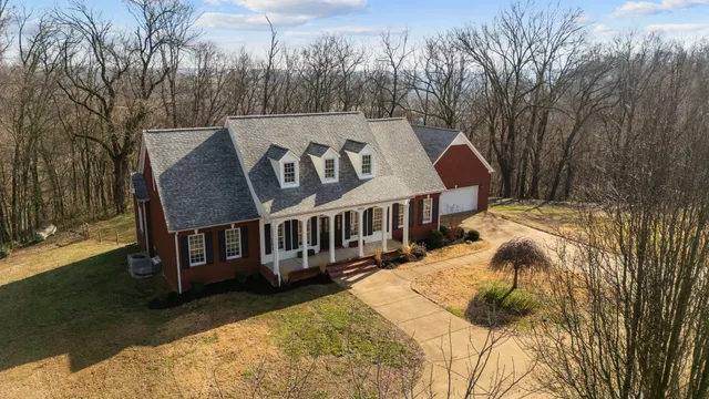 $1,270,000 | 2852 New Highway 7, Santa Fe, TN 38482