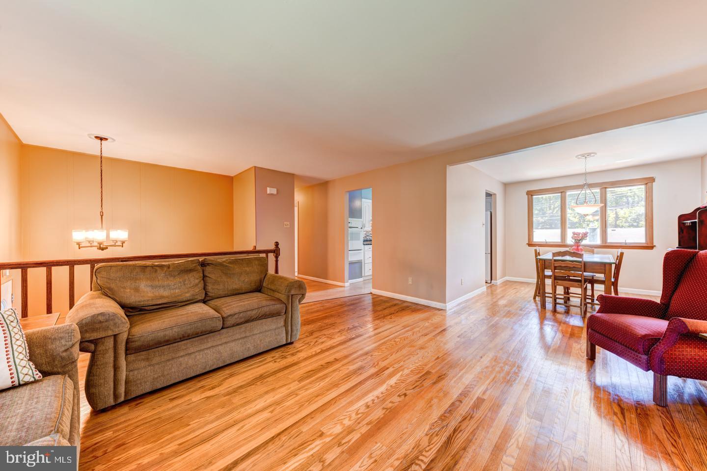 536 Delvale Road Yardley, PA 19067 - Photo 3 of 23 Gallery Image 3