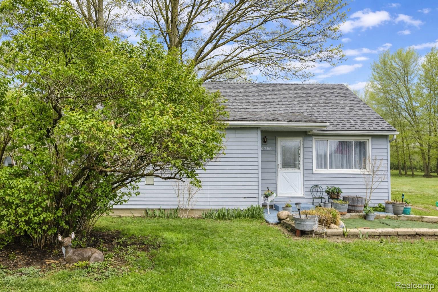 20796 Gibraltar Road Trenton, MI 48183 - Photo 7 of 31 Image 7 - Gibalter .jpg