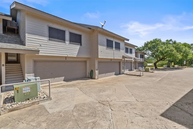 $489,400 | 508 Harbor Drive, Unit 5, Spicewood, TX 78669