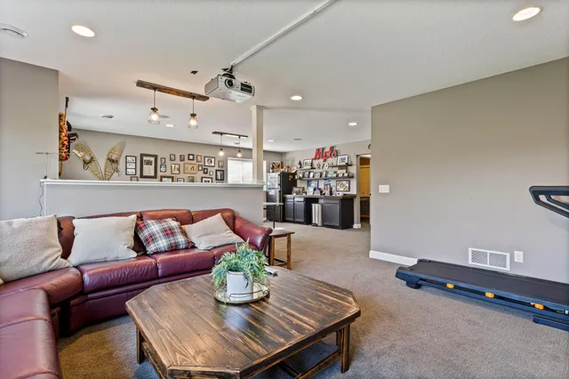 $639,900 | 6484 Killdeer Drive, Lino Lakes, MN 55014