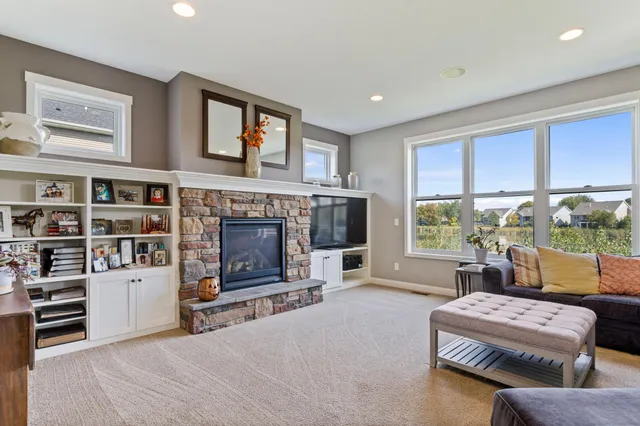 $639,900 | 6484 Killdeer Drive, Lino Lakes, MN 55014