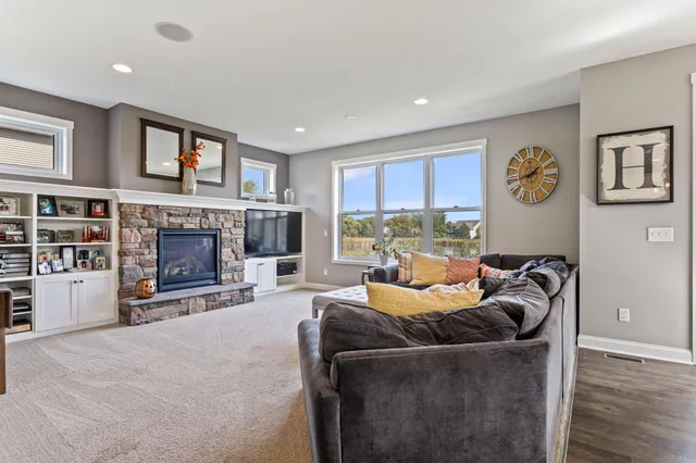 $639,900 | 6484 Killdeer Drive, Lino Lakes, MN 55014