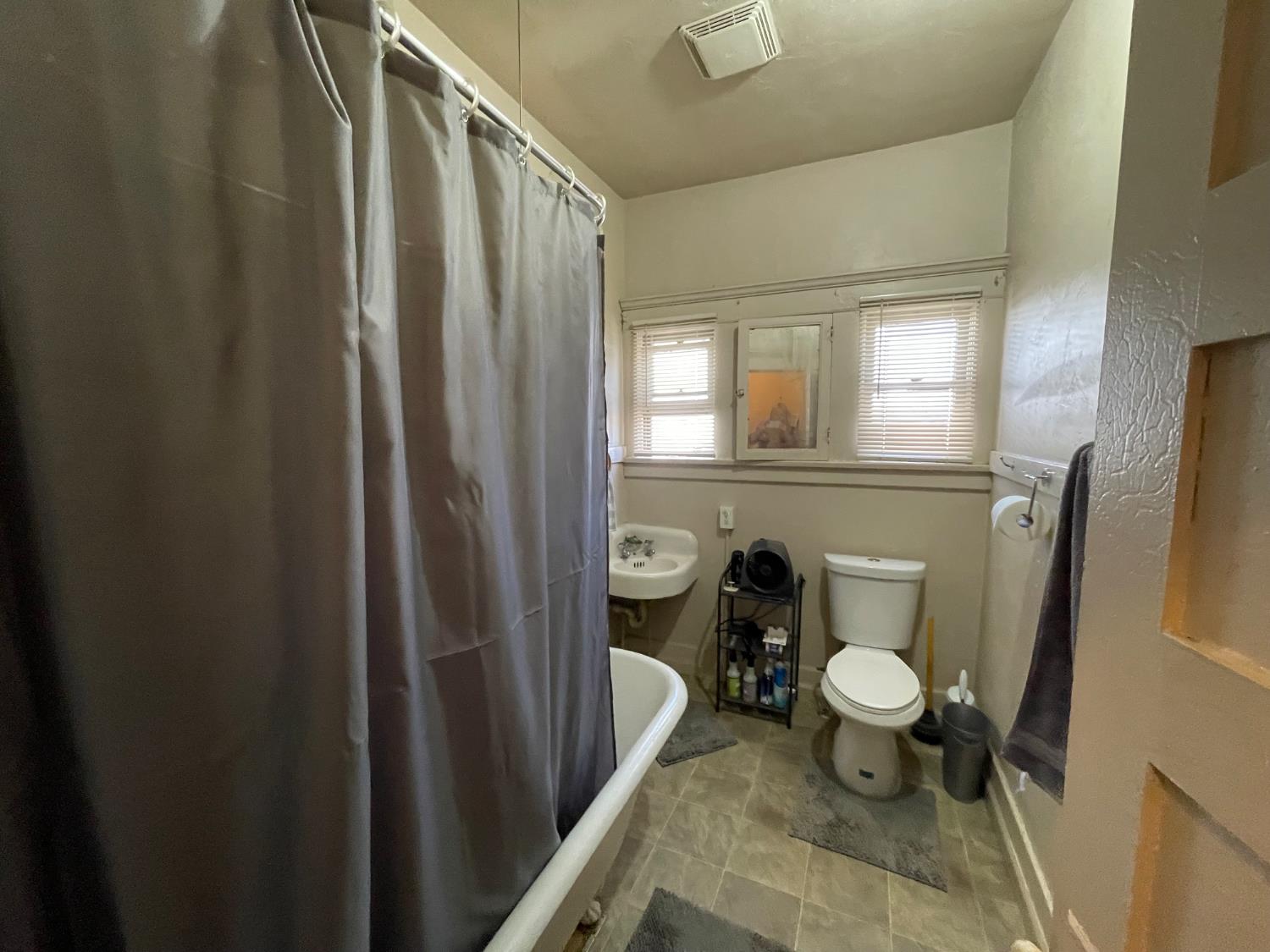 512 12th Street Modesto, CA 95354 - Photo 9 of 41