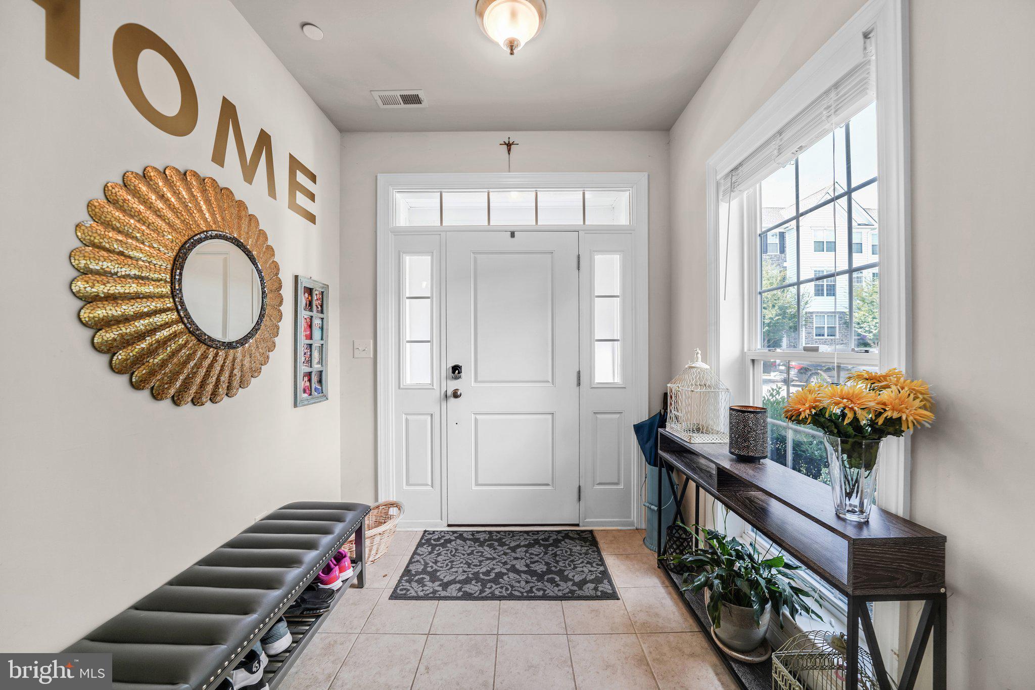 110 Jackdaw Alley Springfield, PA 19064 - Photo 6 of 40 Foyer