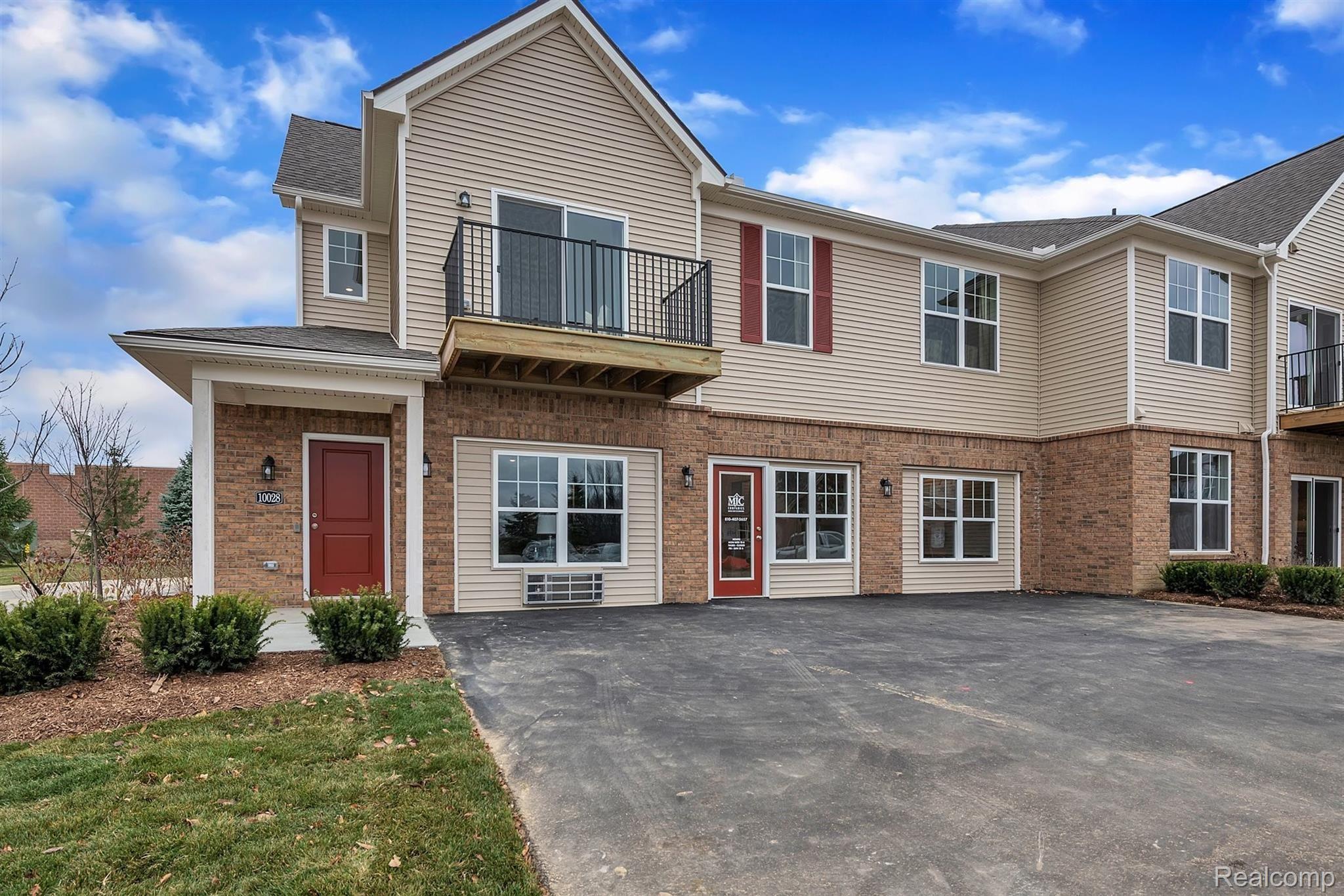 9984 Ridge Run Street, Unit 18 Howell, MI 48855 - Photo 19 of 22 Perfect for Commuters ~ Conveniently Located Minutes to US-23 & M-59 ~ Walking Distance to Shopping / Dining.