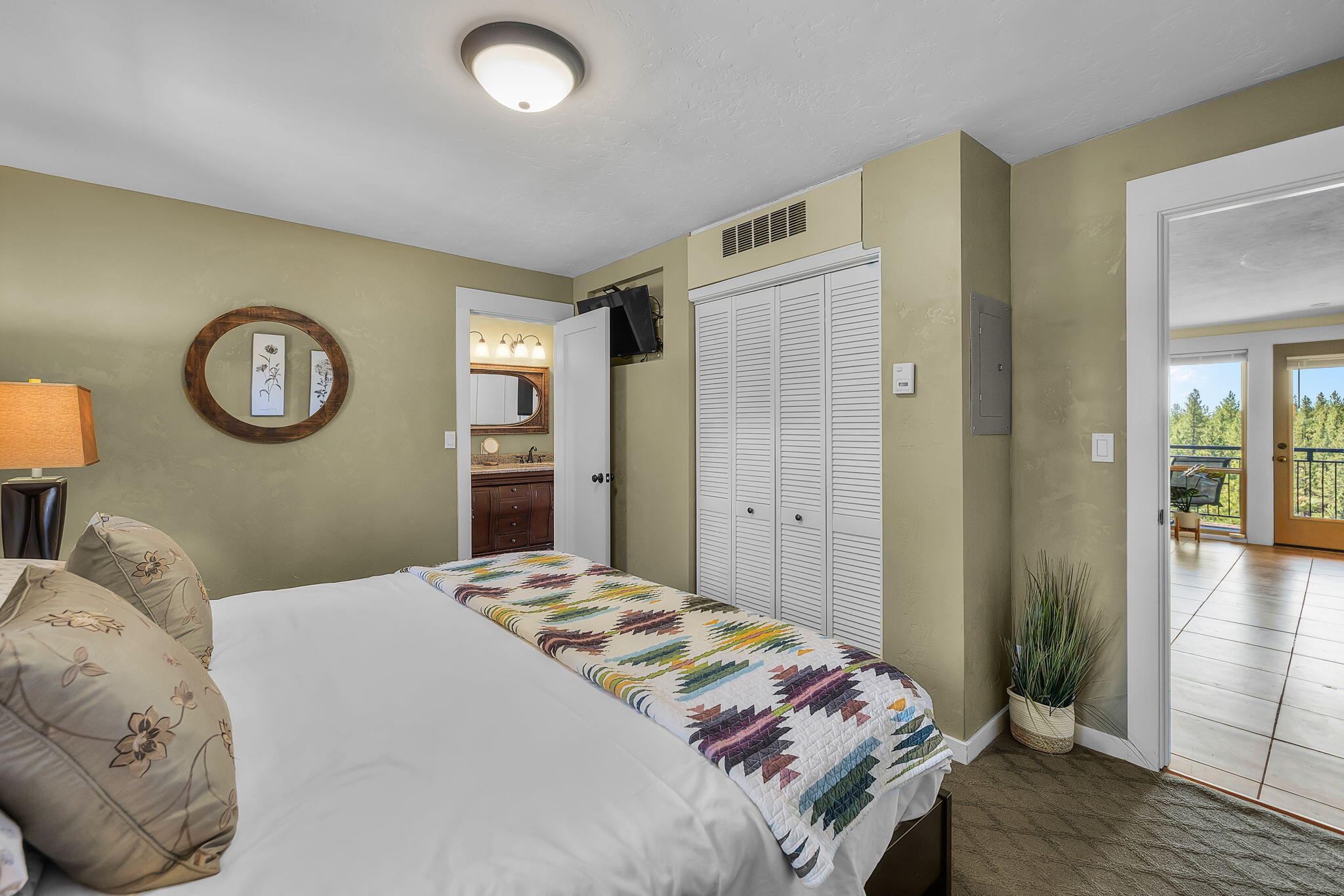 18575 Southwest Century Drive, Unit 531 Bend, OR 97702 - Photo 17 of 28 2028_08_19_18575_sw_century_dr_unti531-3