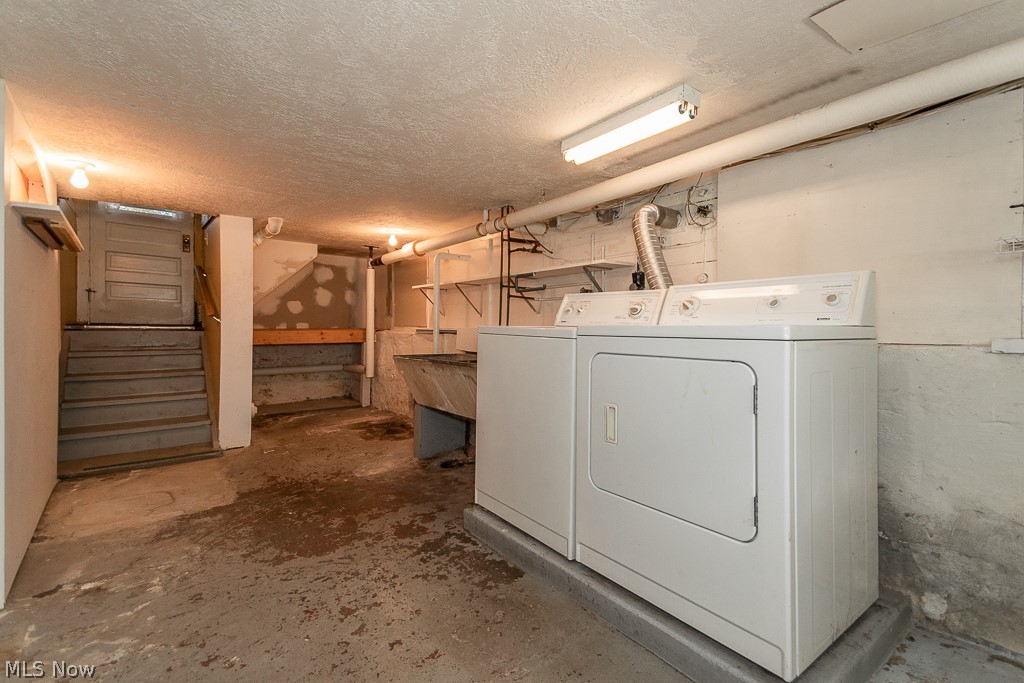 5651 Shawnee Road Cleveland, OH 44124 - Photo 25 of 34