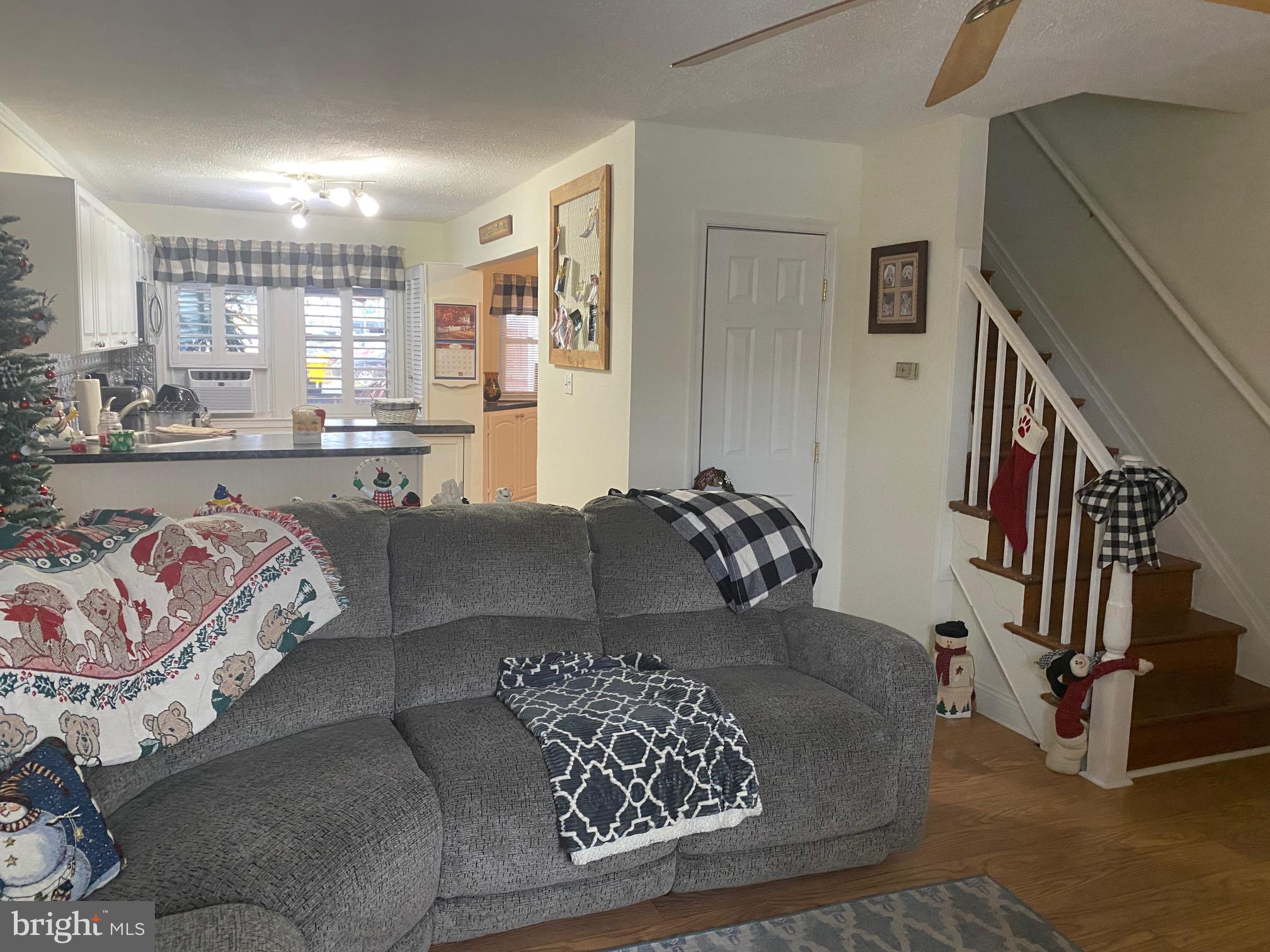409 Old Riverside Road Brooklyn, MD 21225 - Photo 34 of 34 Open floor plan Kit & Liv Rm. great for gathering!